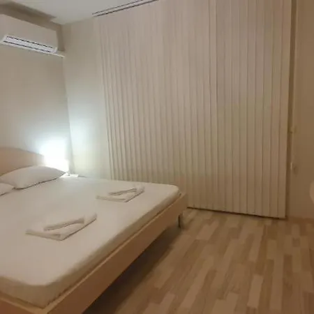 Central Beach Ravda Apartments 公寓