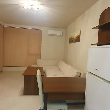 Central Beach Ravda Apartments 公寓 *
