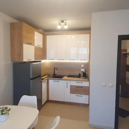 Central Beach Ravda Apartments 公寓